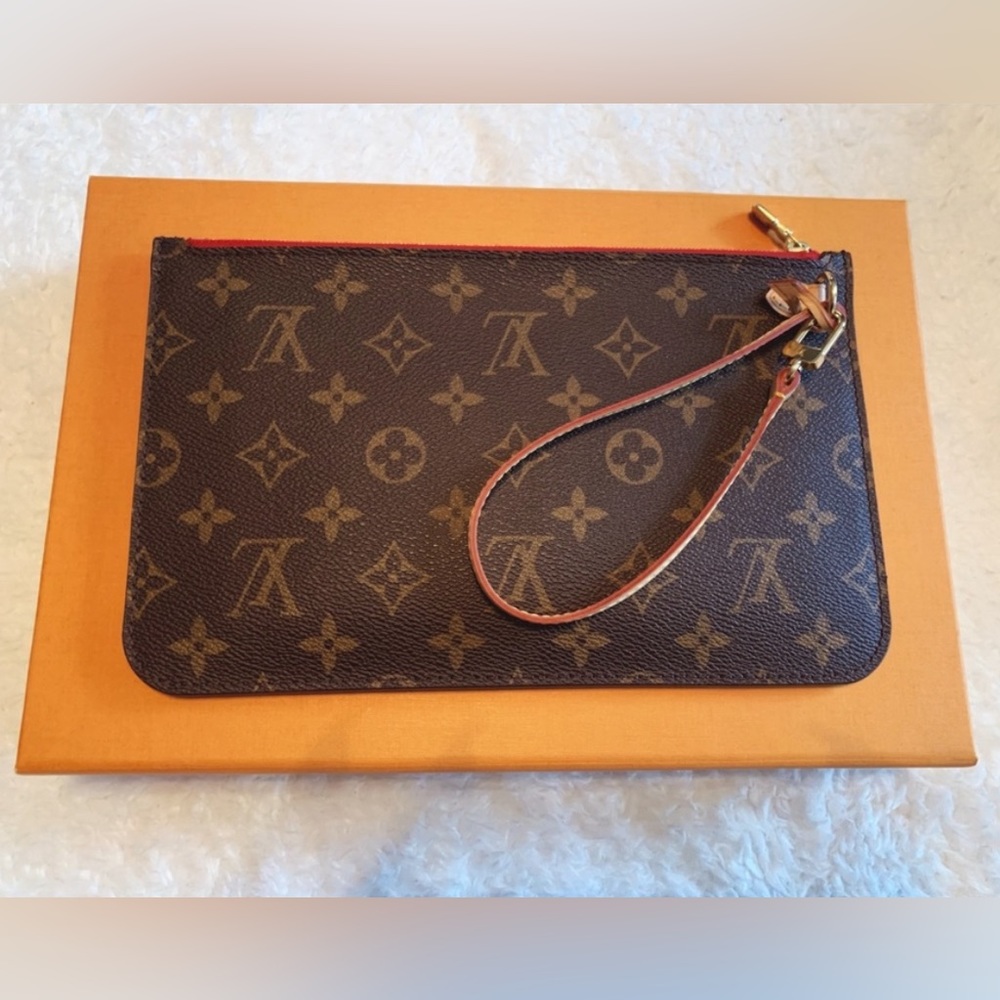 ♥️Louis Vuitton Neverfull MM GM Pochette♥️